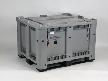 UN Pallet box 610 l. 1200x1000x815 mm on 3 skids with straps