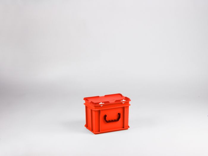 Euroline stackable plastic case, 300x200x235 mm, 9L with one handle PP virgin red