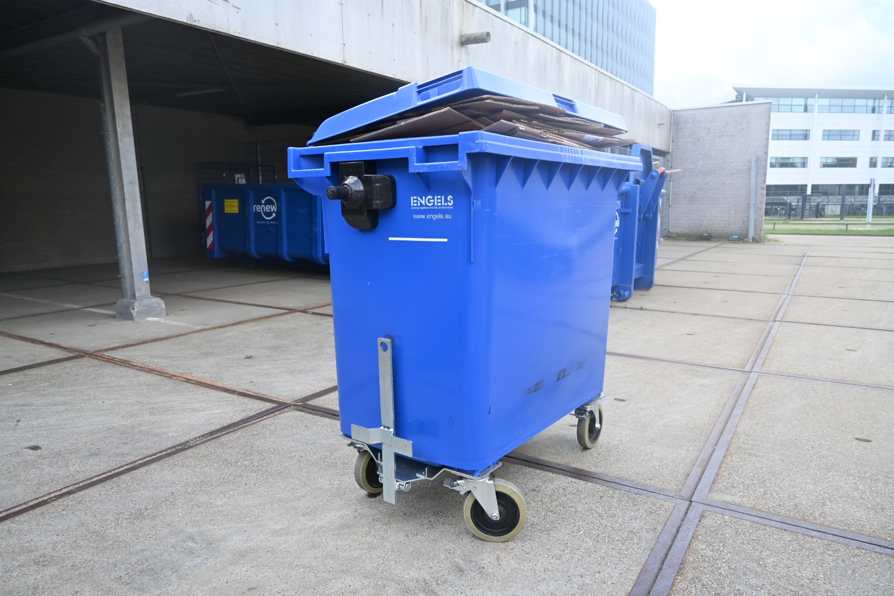 Wheelie bin 770L