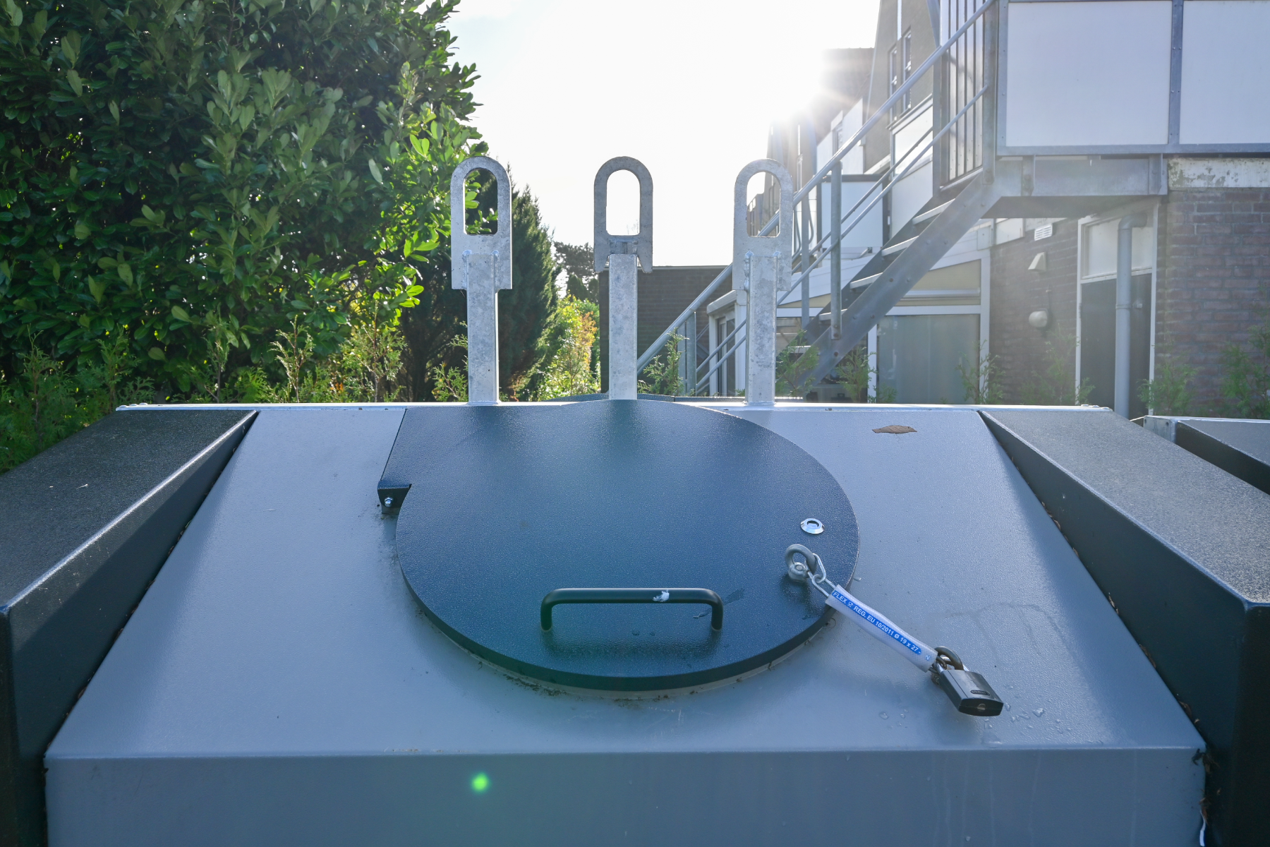 above-ground containers lockable